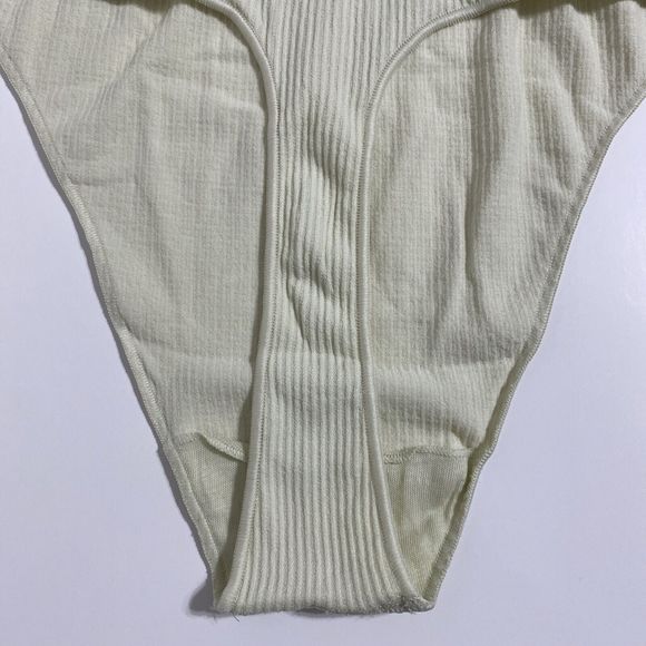 Skims Seamless Rib Thong Panty Panties Bone Cream Off White Ultra Soft NEW - Picture 11 of 14